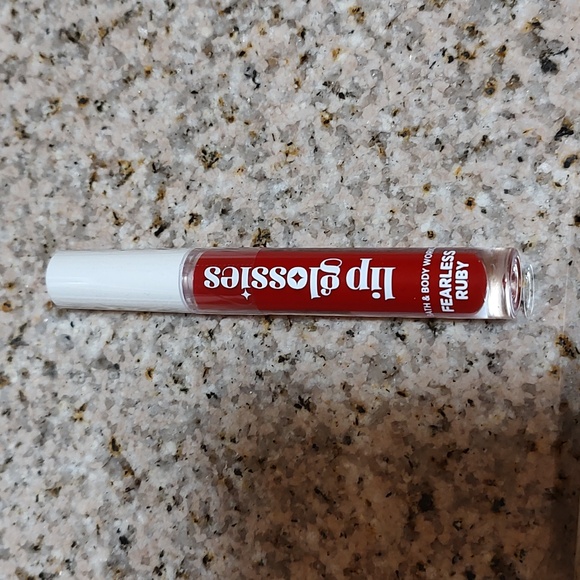 Nwt bundle of "Lip Glossies" in 4 colors from B&B works - Picture 2 of 6